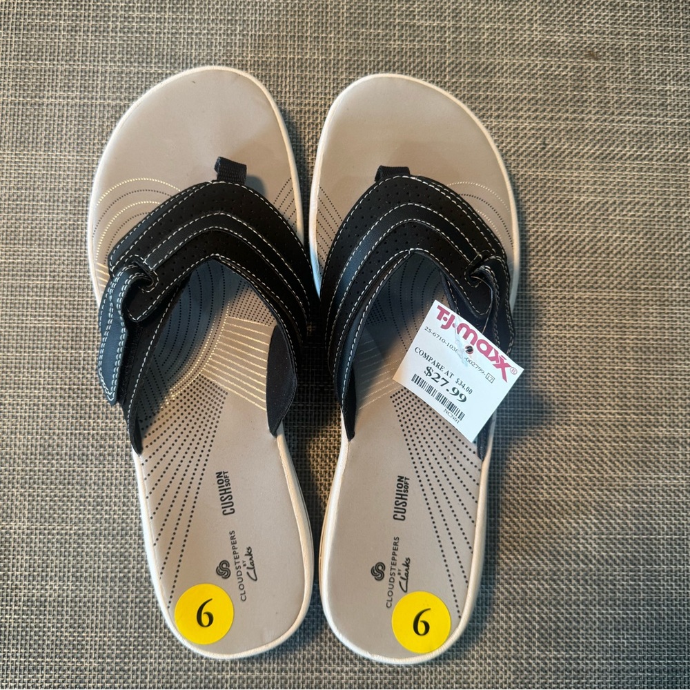 Clarks flip flop sandals